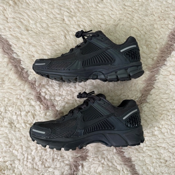 Nike Vomero 5 - Picture 2 of 3